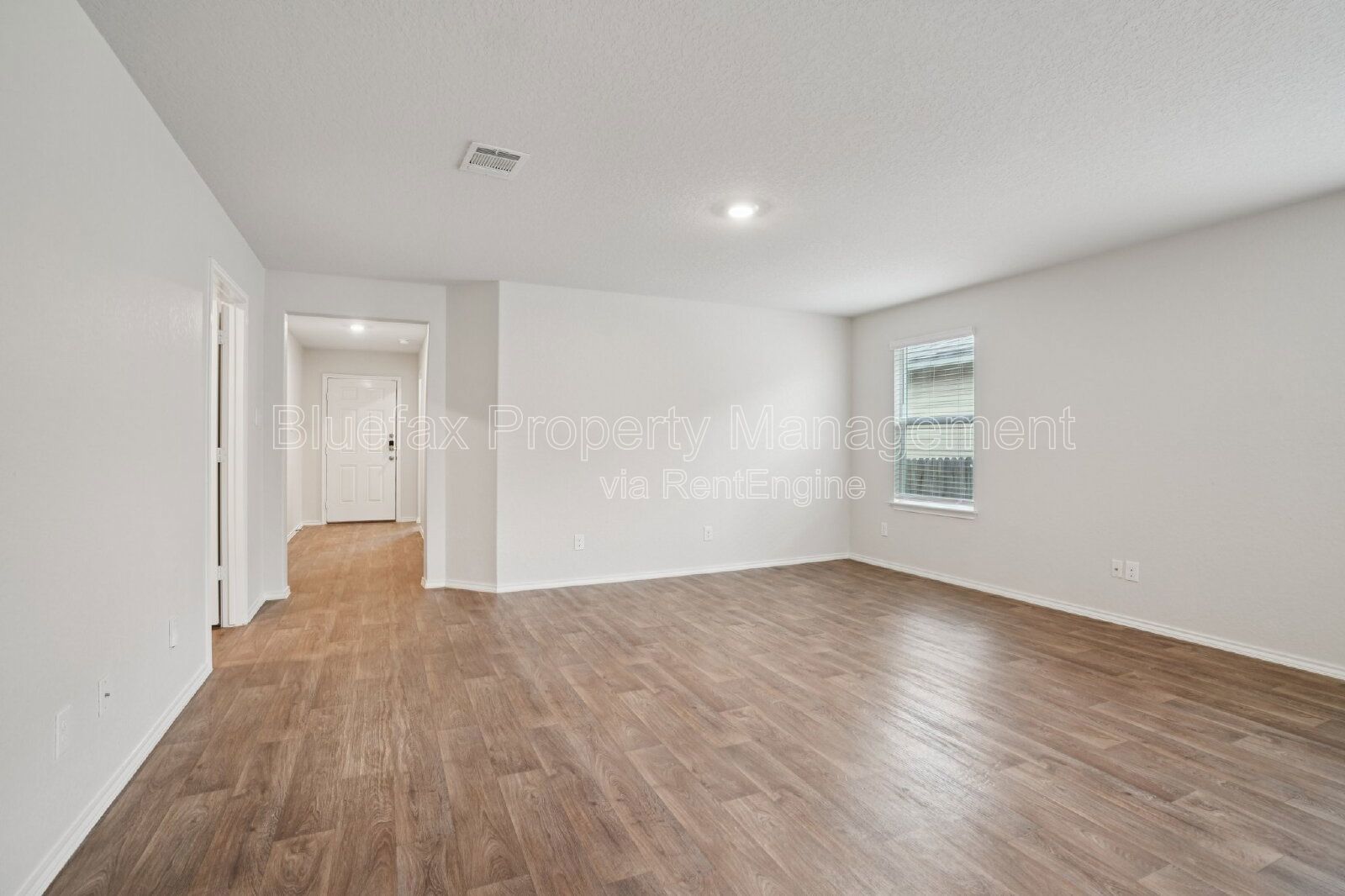 Cozy 1 Story Home in Stoney Creek - Easy Access to Hwy 90 - Large Fenced In Back Yard property image