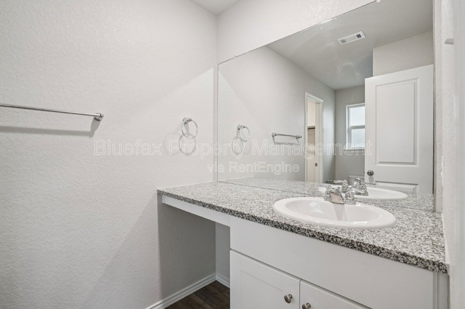 Cozy 1 Story Home in Stoney Creek - Easy Access to Hwy 90 - Large Fenced In Back Yard property image