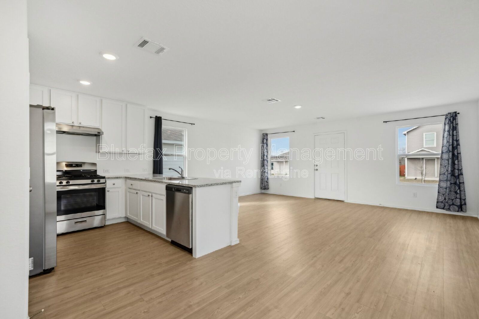 Cozy 3 Bedroom 2 Bath Home with Amazing Amenity Center property image