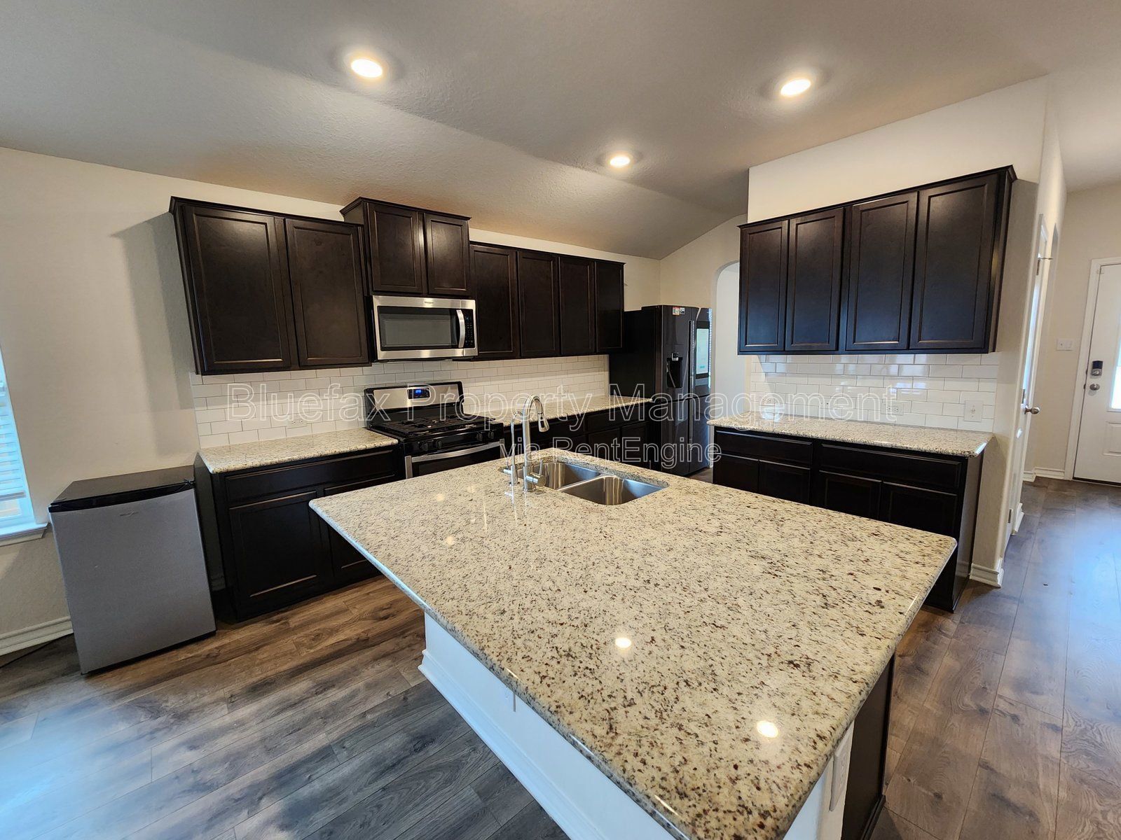 Solar Panels! A Beautiful single-story house at Valley Ranch with Smart Home features and Granite Counter Tops! property image