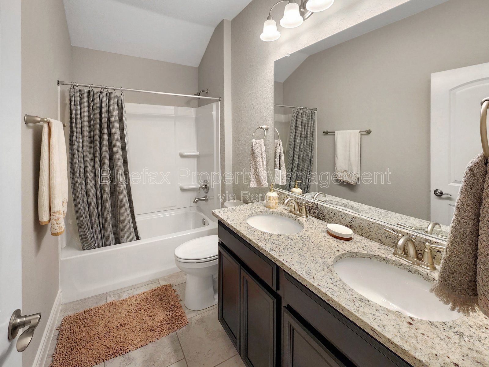 Gorgeous 1 Story Home in Arcadia Ridge with a Huge Walk In Shower! property image