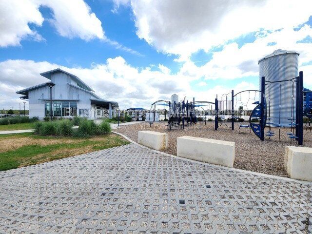 Cozy 3/2 Located in The Silos - Great Amenity Center property image