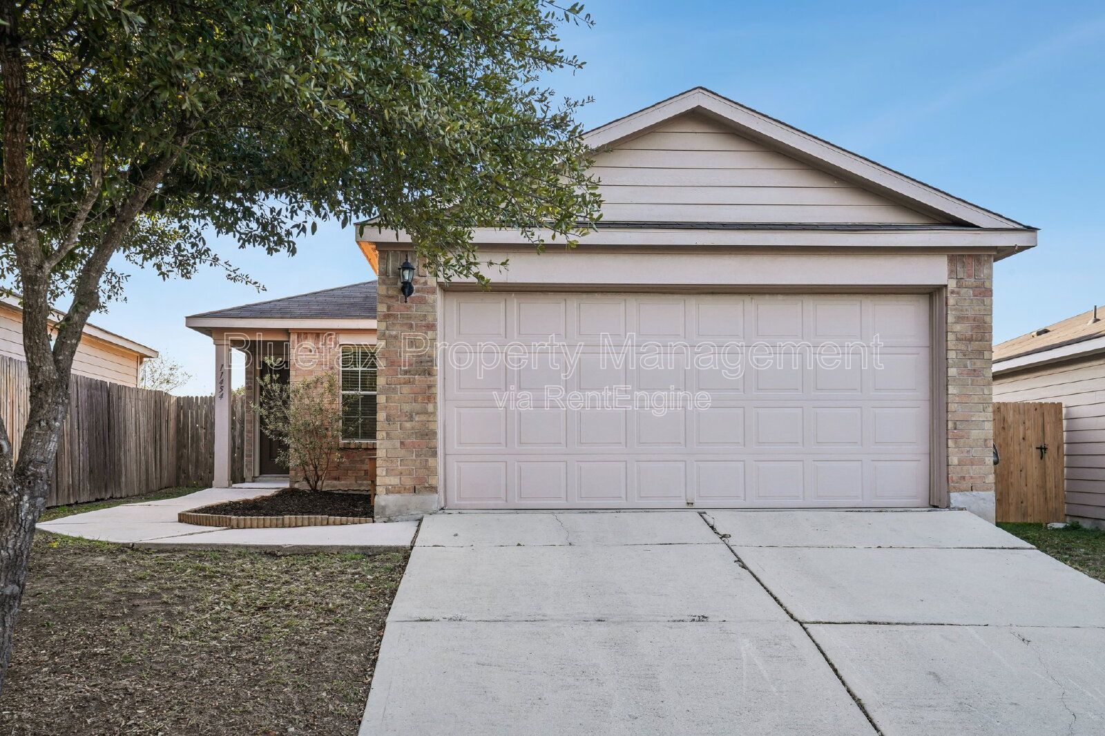 Great Price on a 1 story 3/2 with Easy Access to Hwy 90 / Loop 1604 & 410 - Minutes to JBSA Lackland! property image