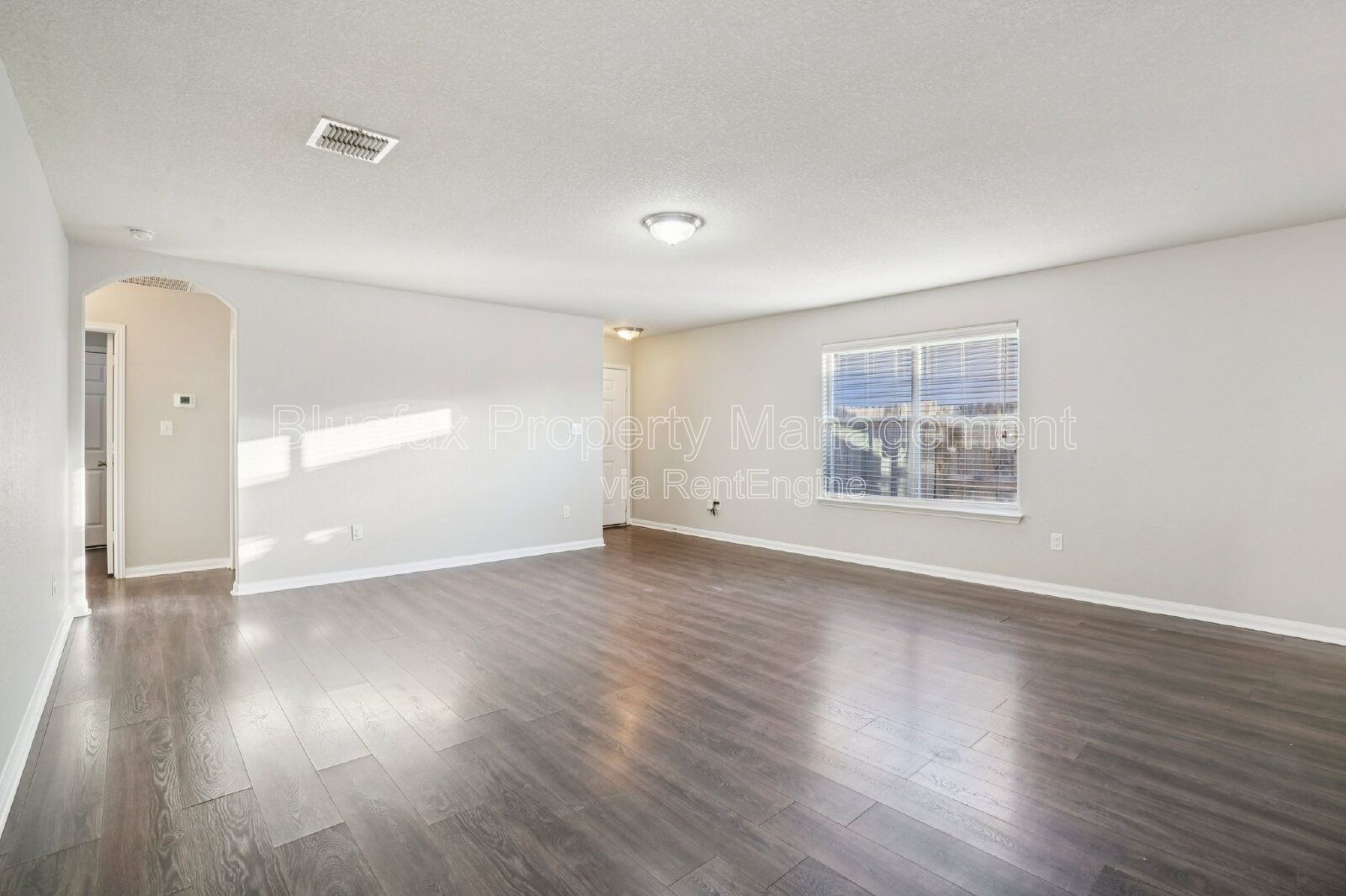 Great Price on a 1 story 3/2 with Easy Access to Hwy 90 / Loop 1604 & 410 - Minutes to JBSA Lackland! property image