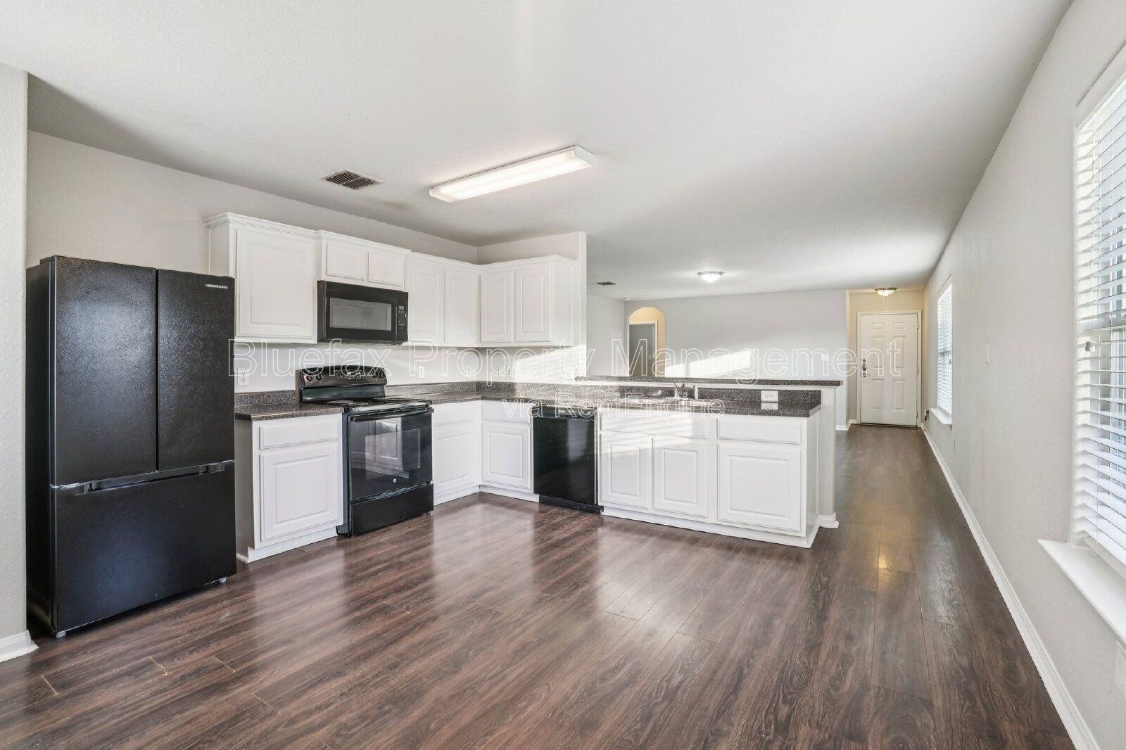 Great Price on a 1 story 3/2 with Easy Access to Hwy 90 / Loop 1604 & 410 - Minutes to JBSA Lackland! property image