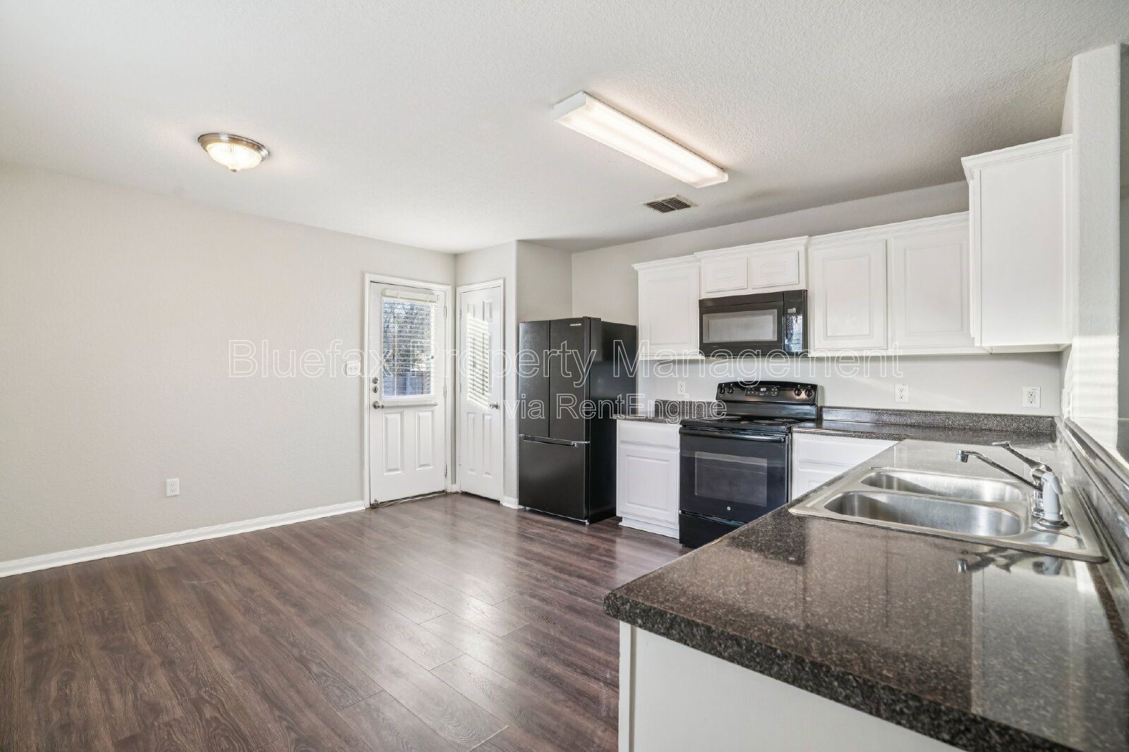 Great Price on a 1 story 3/2 with Easy Access to Hwy 90 / Loop 1604 & 410 - Minutes to JBSA Lackland! property image