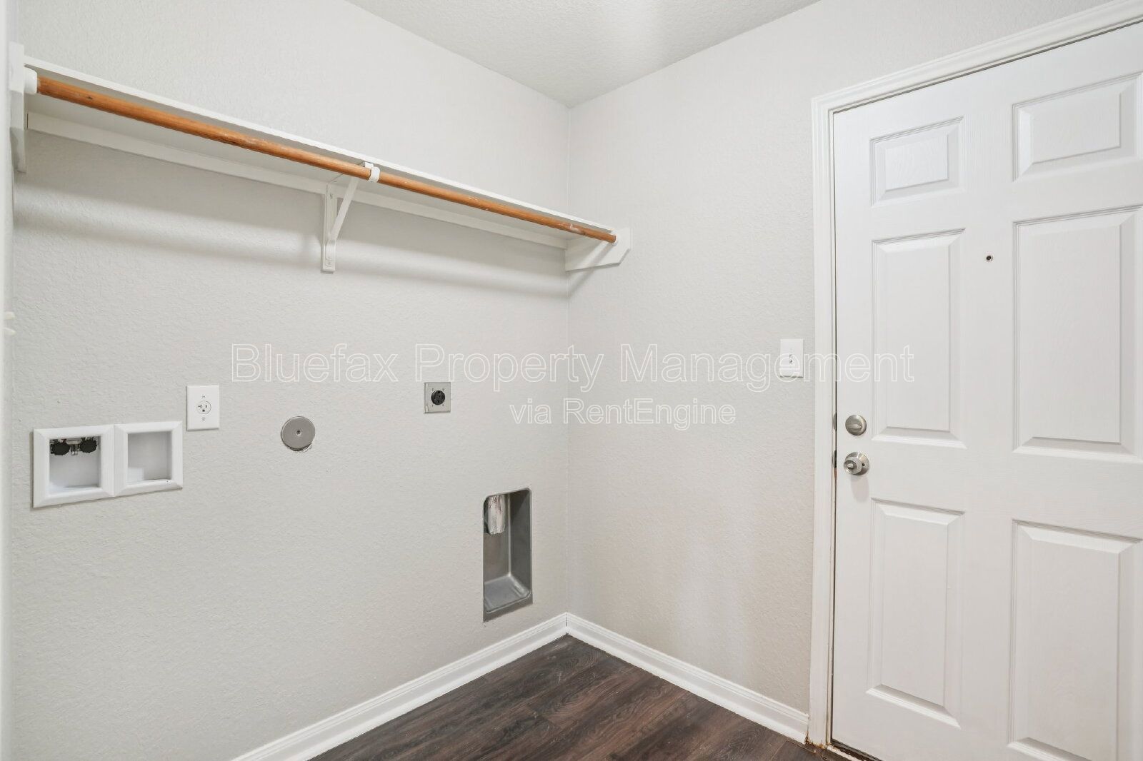 Great Price on a 1 story 3/2 with Easy Access to Hwy 90 / Loop 1604 & 410 - Minutes to JBSA Lackland! property image