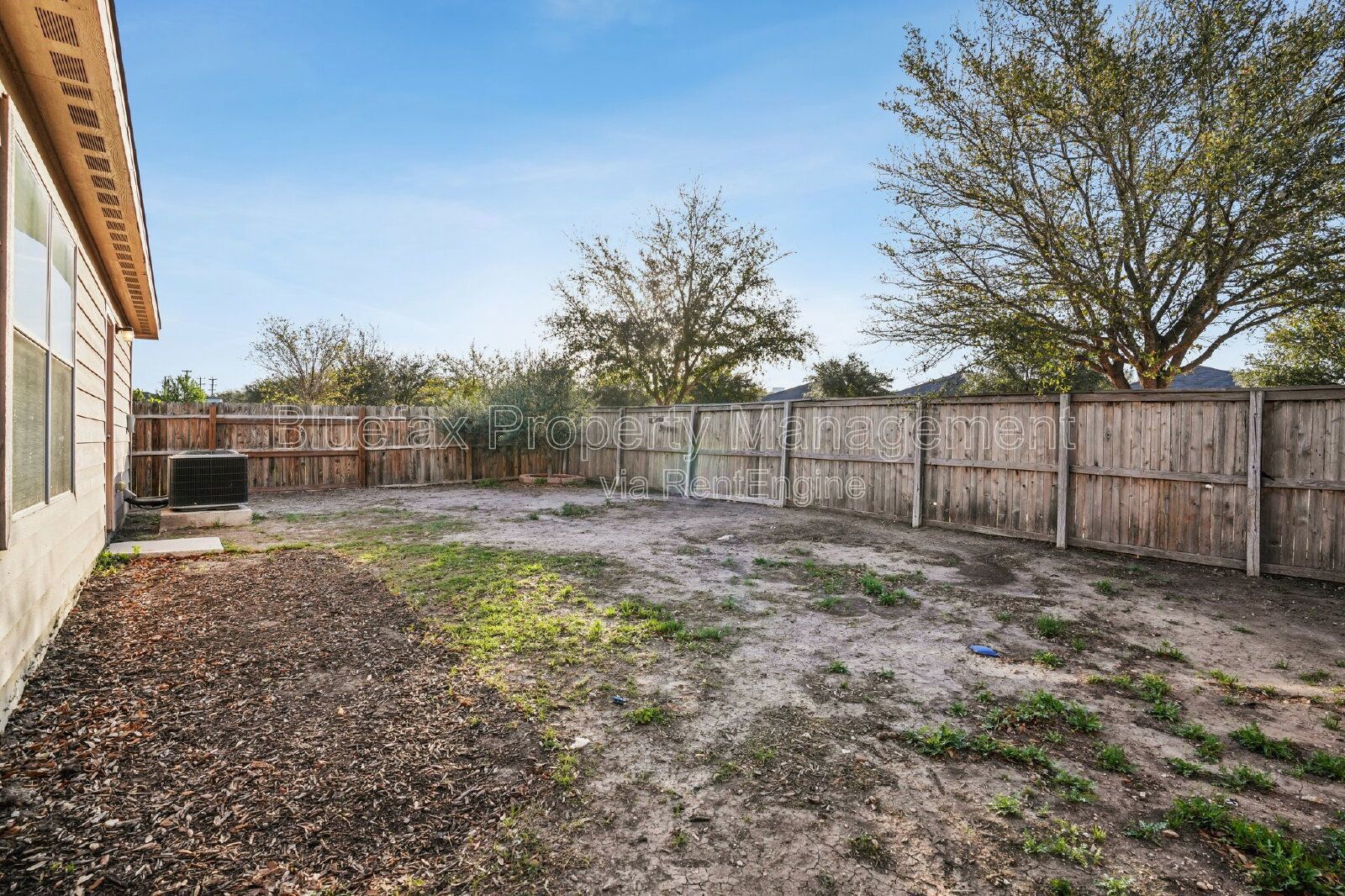 Great Price on a 1 story 3/2 with Easy Access to Hwy 90 / Loop 1604 & 410 - Minutes to JBSA Lackland! property image