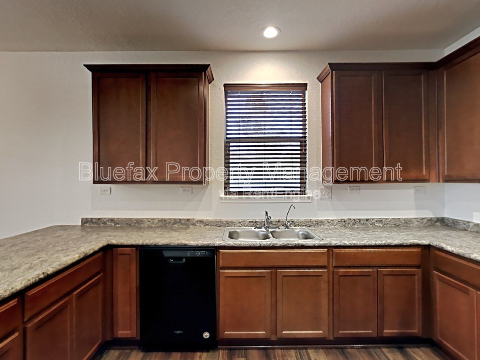 3 Bedroom Home with Solar Panels just MINUTES FROM JBSA LACKLAND property image