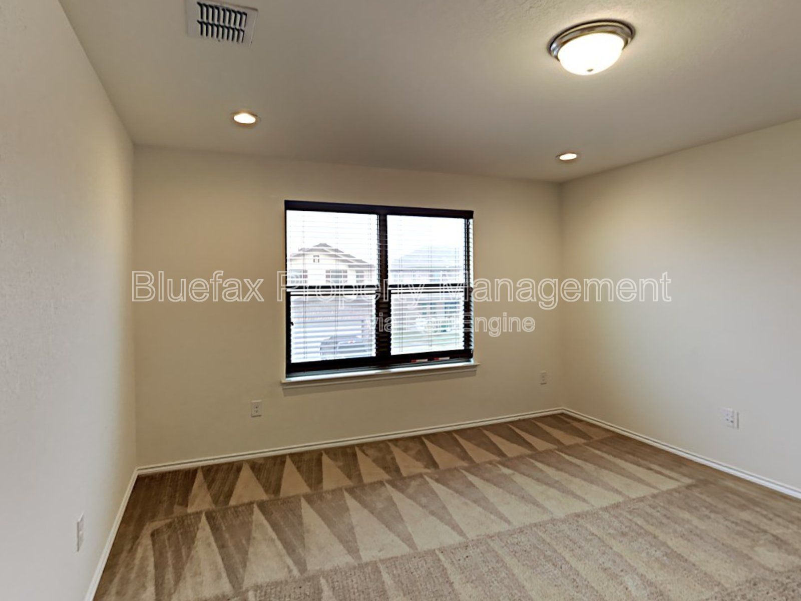 3 Bedroom Home with Solar Panels just MINUTES FROM JBSA LACKLAND property image
