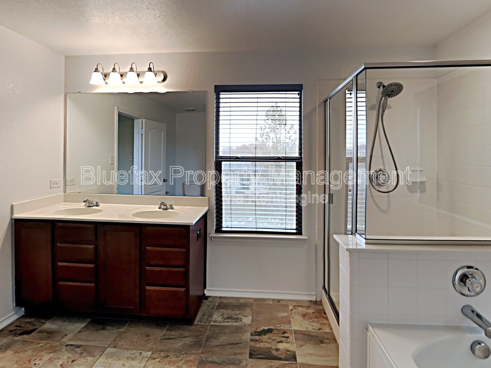 3 Bedroom Home with Solar Panels just MINUTES FROM JBSA LACKLAND property image