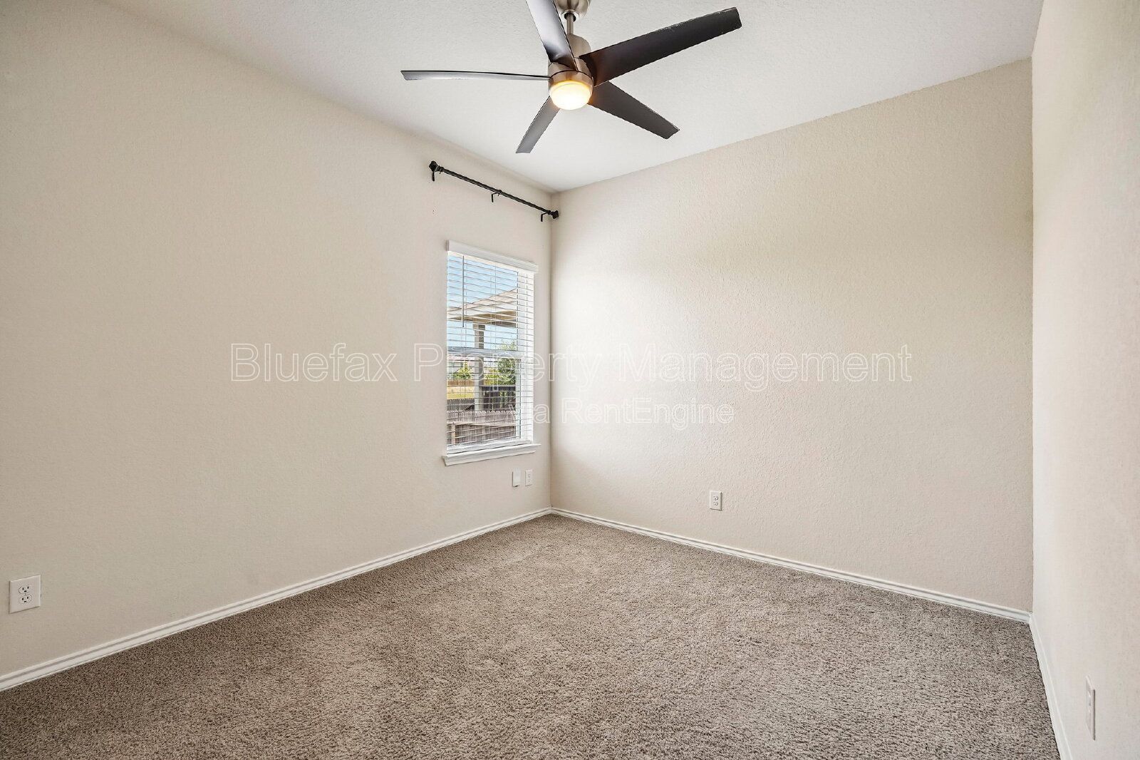 5 Bedrooms with 2 Amazing Amenity Centers! Refrigerator Included. property image
