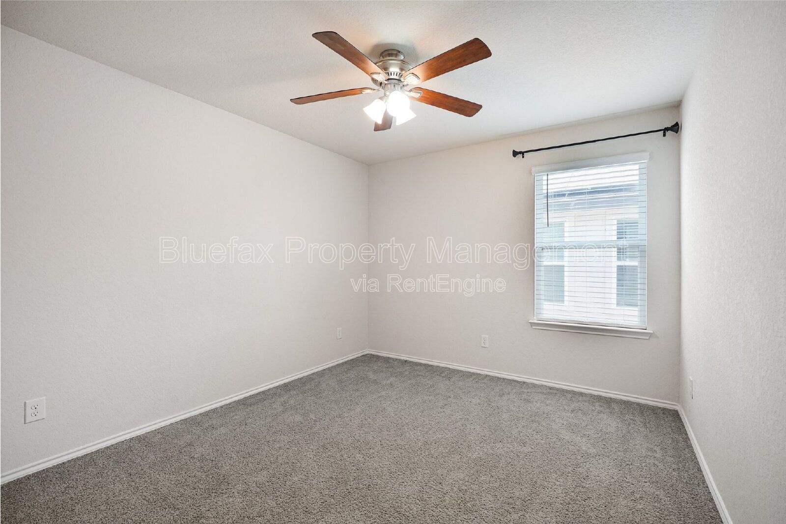 5 Bedrooms with 2 Amazing Amenity Centers! Refrigerator Included. property image