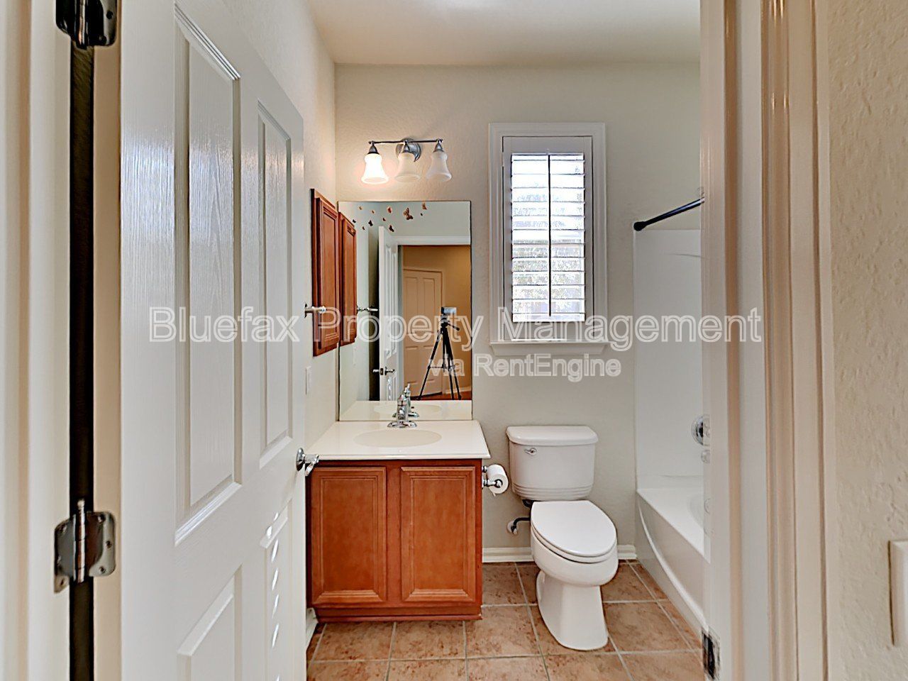 Charming 1 Story 3 Bedroom 2 Bath Home located in Dell Webb's 55+ Hill Country Retreat Neighborhood!  Includes HUGE Amenity Center w Pools, Courts, Work Facility and More! property image