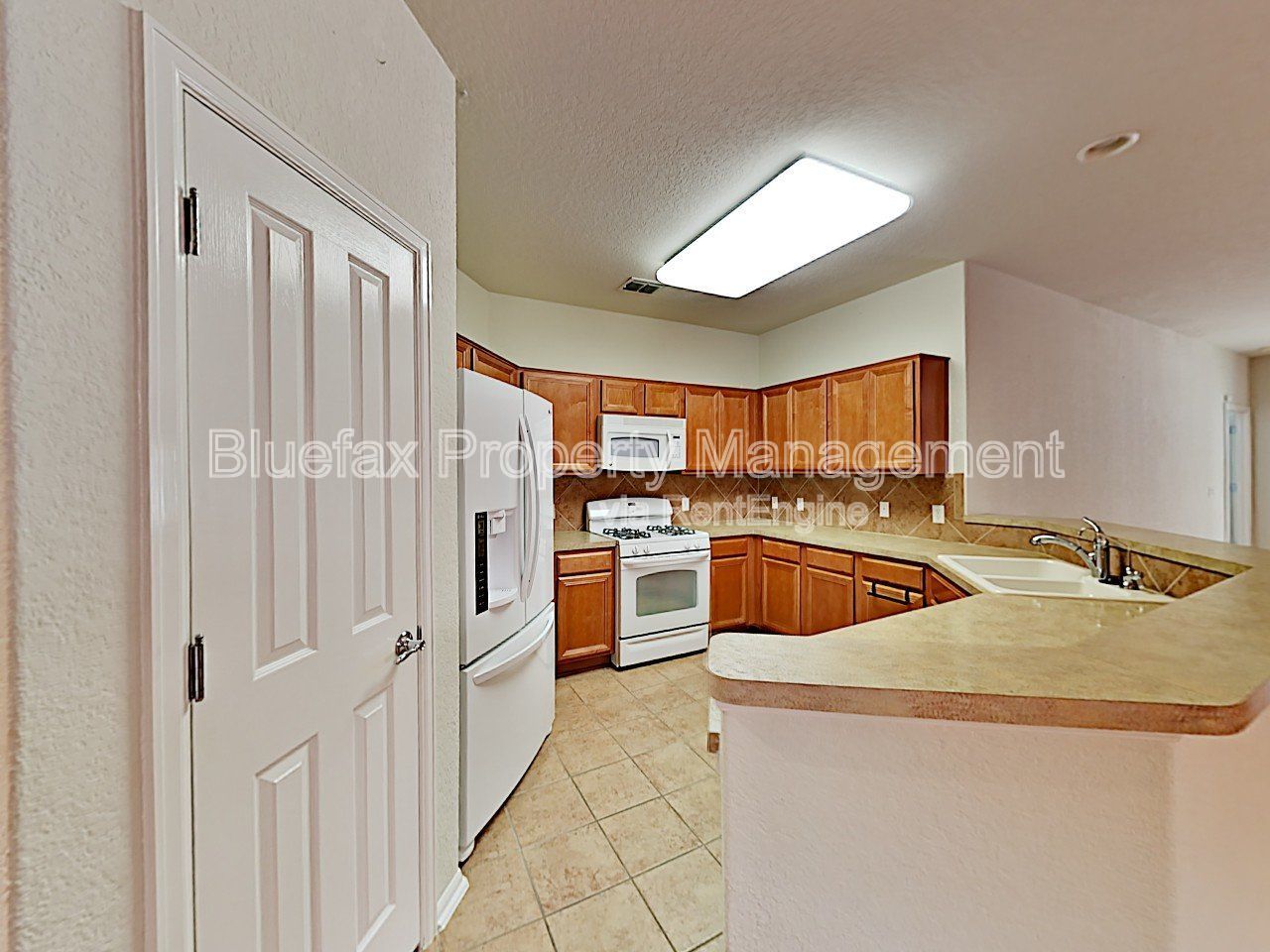 Charming 1 Story 3 Bedroom 2 Bath Home located in Dell Webb's 55+ Hill Country Retreat Neighborhood!  Includes HUGE Amenity Center w Pools, Courts, Work Facility and More! property image
