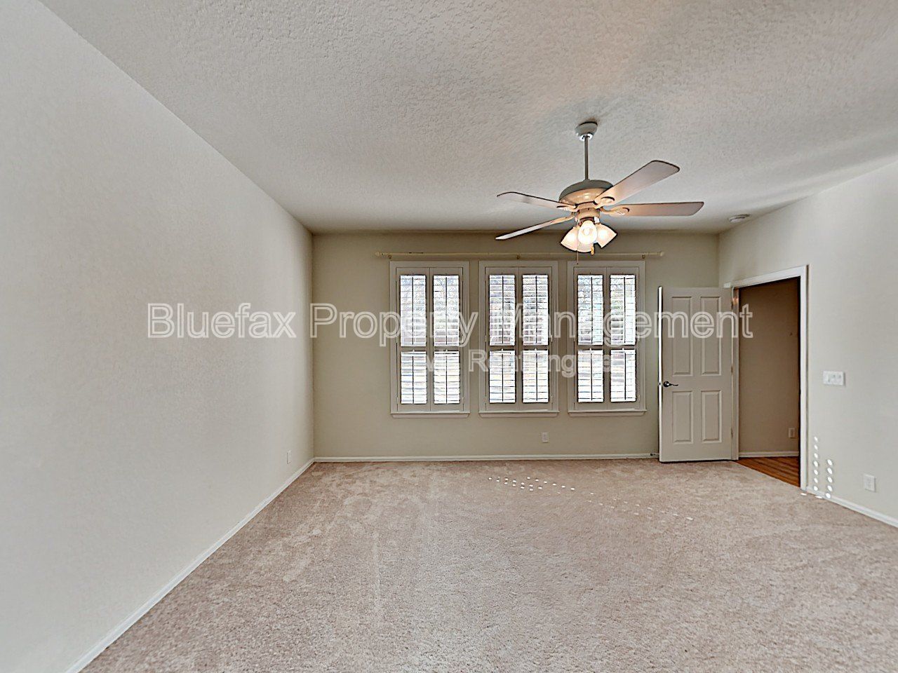 Charming 1 Story 3 Bedroom 2 Bath Home located in Dell Webb's 55+ Hill Country Retreat Neighborhood!  Includes HUGE Amenity Center w Pools, Courts, Work Facility and More! property image