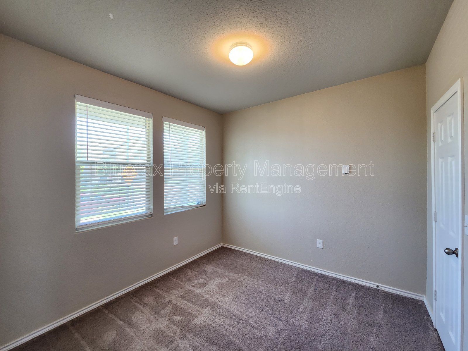 Gorgeous 3 Bedroom Home with Huge Back Yard just minutes from Lackland property image