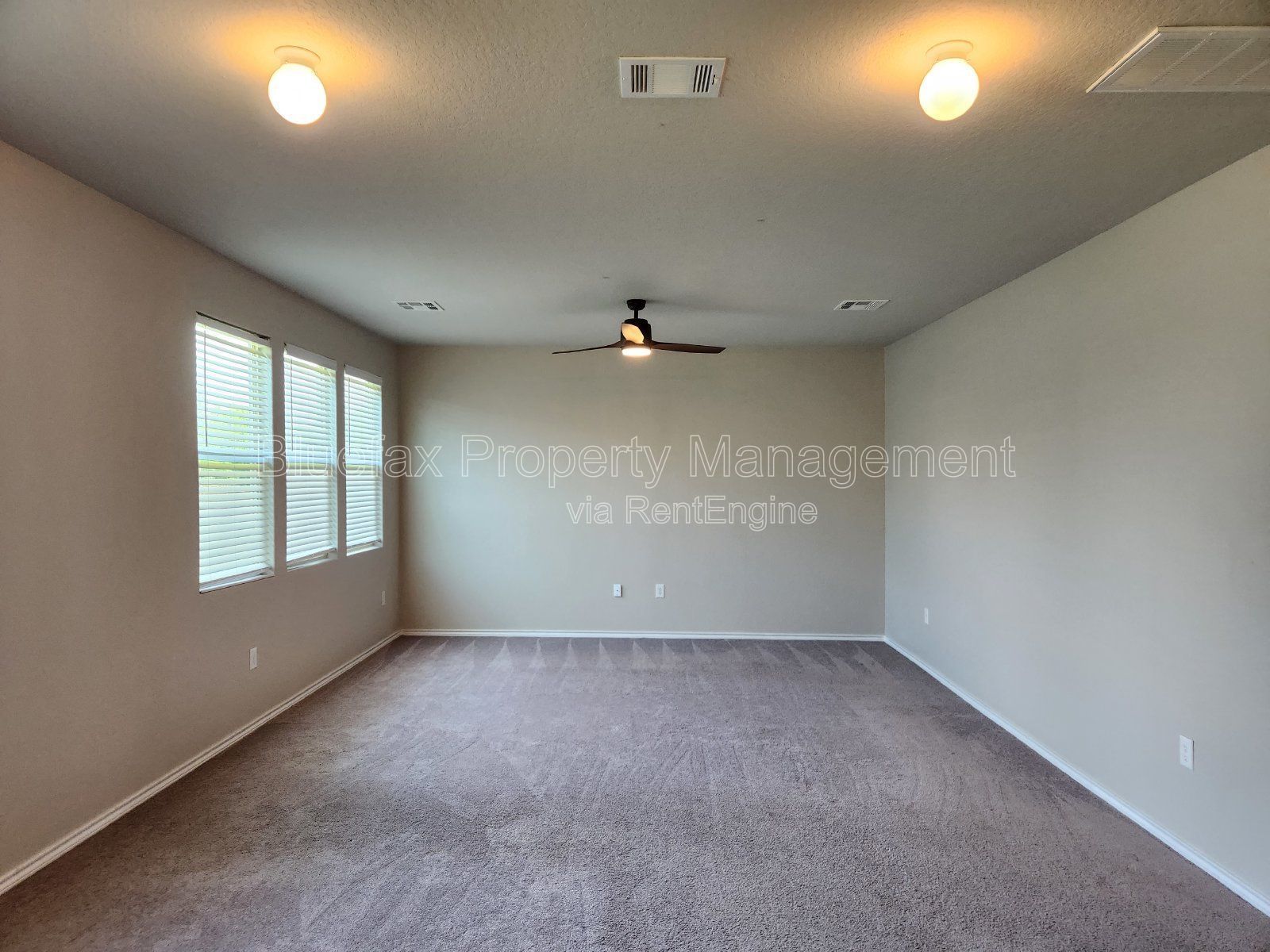 Gorgeous 3 Bedroom Home with Huge Back Yard just minutes from Lackland property image