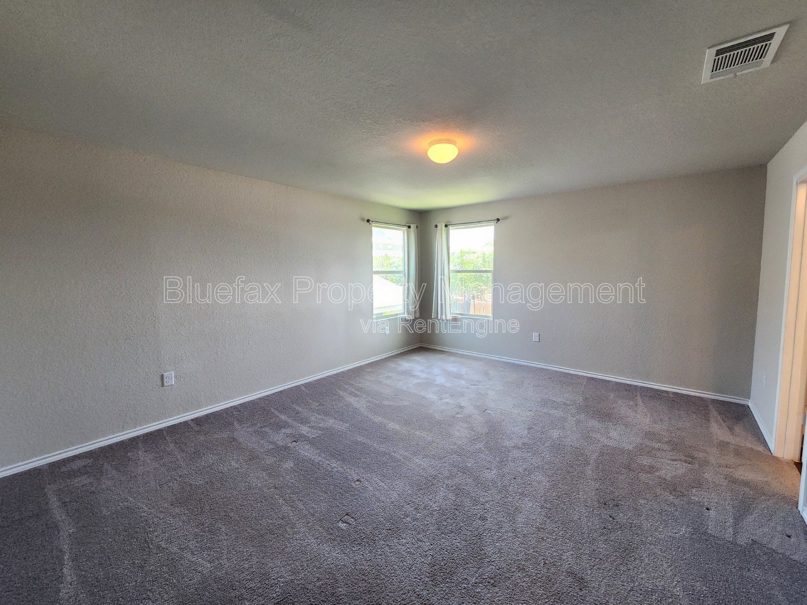 Gorgeous 3 Bedroom Home with Huge Back Yard just minutes from Lackland property image
