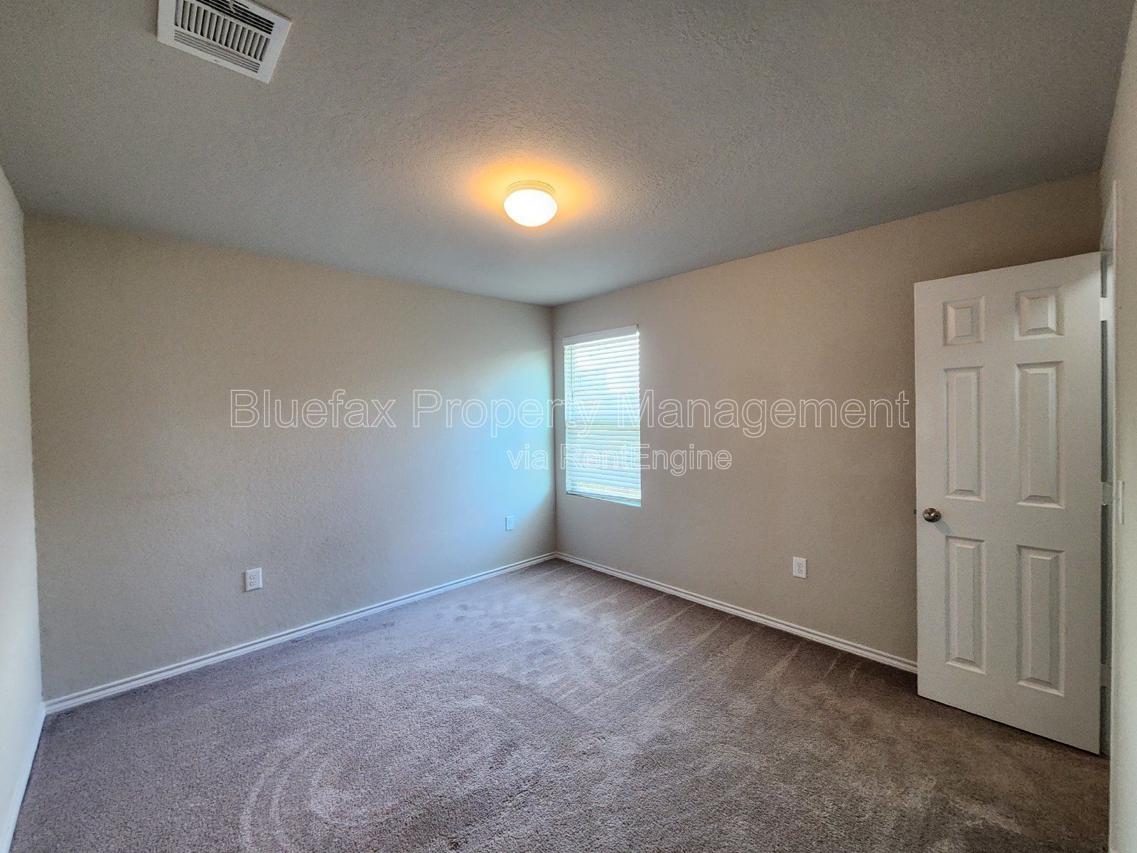 Gorgeous 3 Bedroom Home with Huge Back Yard just minutes from Lackland property image