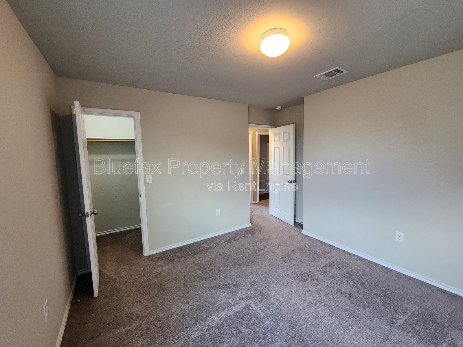 Gorgeous 3 Bedroom Home with Huge Back Yard just minutes from Lackland property image