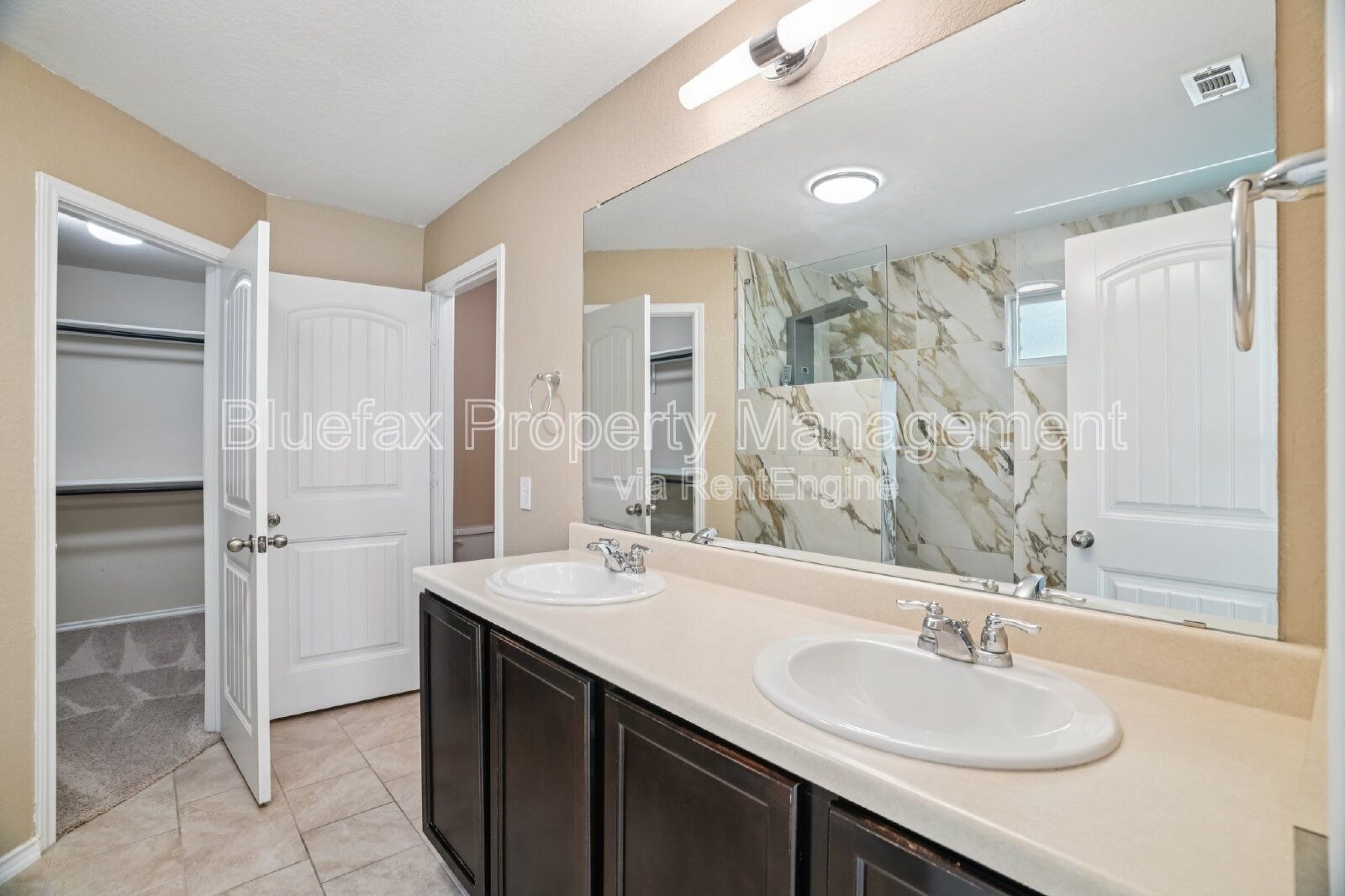 Custom Walk In Shower with Downstairs Primary Bedroom property image