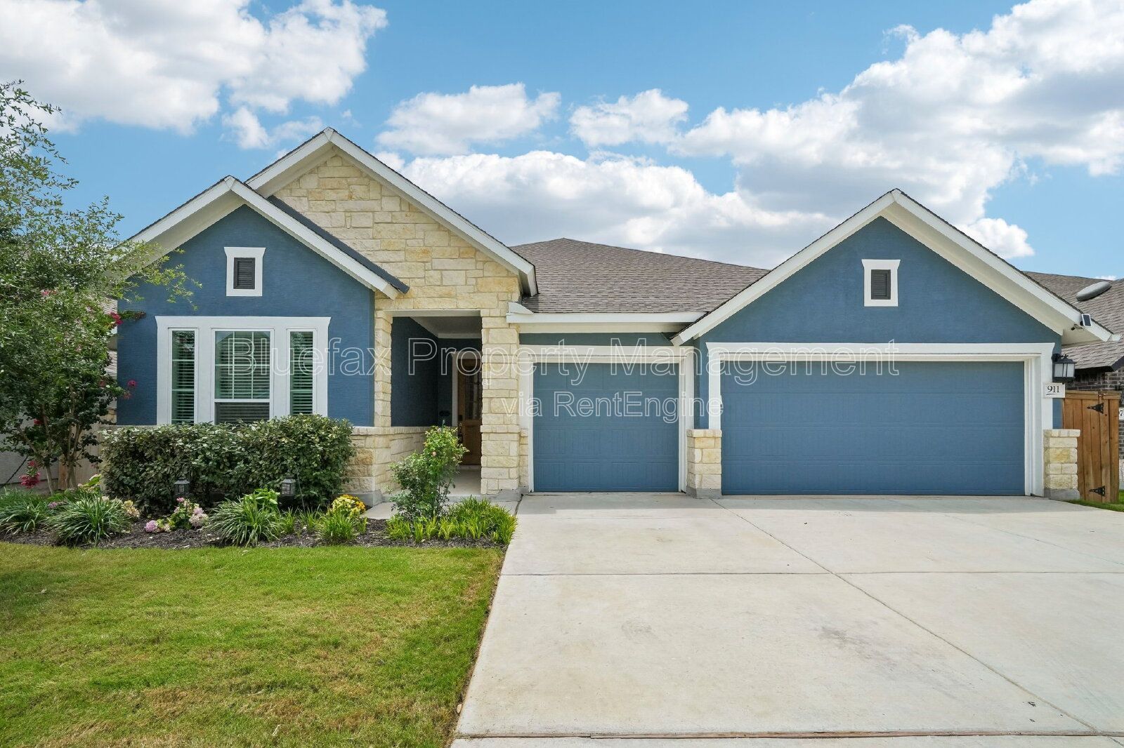 Almost 3000 Sq.Ft. 4 Bedroom 1 Story with 3 Car Garage AND a View! property image