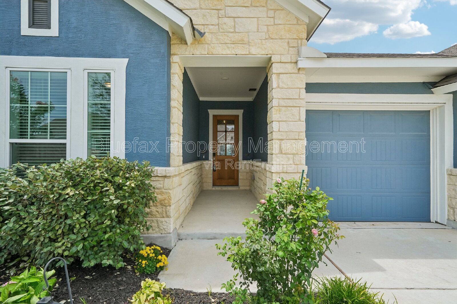 Almost 3000 Sq.Ft. 4 Bedroom 1 Story with 3 Car Garage AND a View! property image