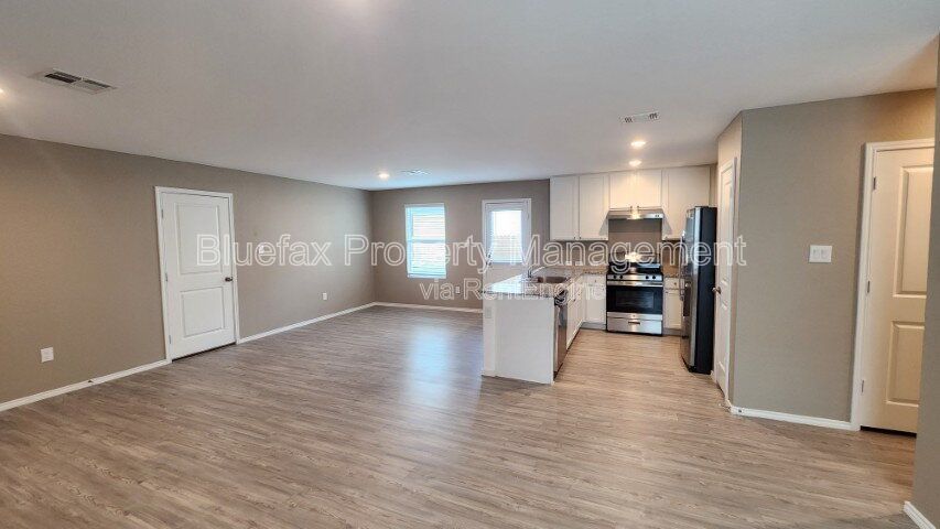 4 Bedroom Single Storm Home with GREAT Amenity Center in The Silos property image