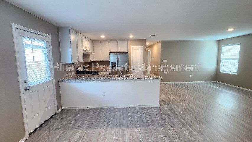 4 Bedroom Single Storm Home with GREAT Amenity Center in The Silos property image