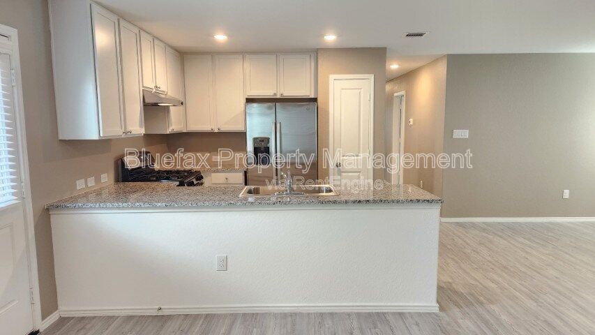 4 Bedroom Single Storm Home with GREAT Amenity Center in The Silos property image