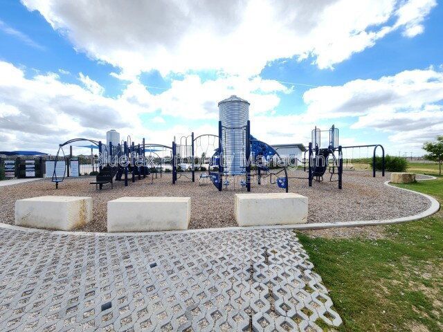 4 Bedroom Single Storm Home with GREAT Amenity Center in The Silos property image