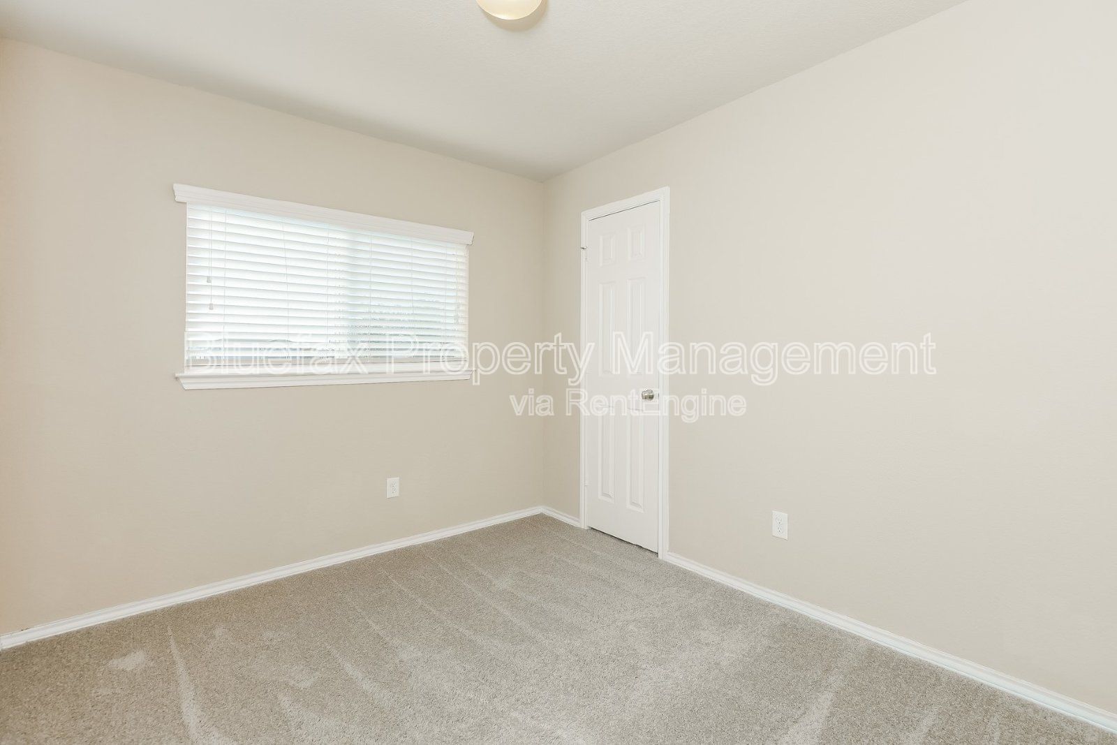 3 Bedroom 2 1/2 bath home in a GREAT LOCATION. property image