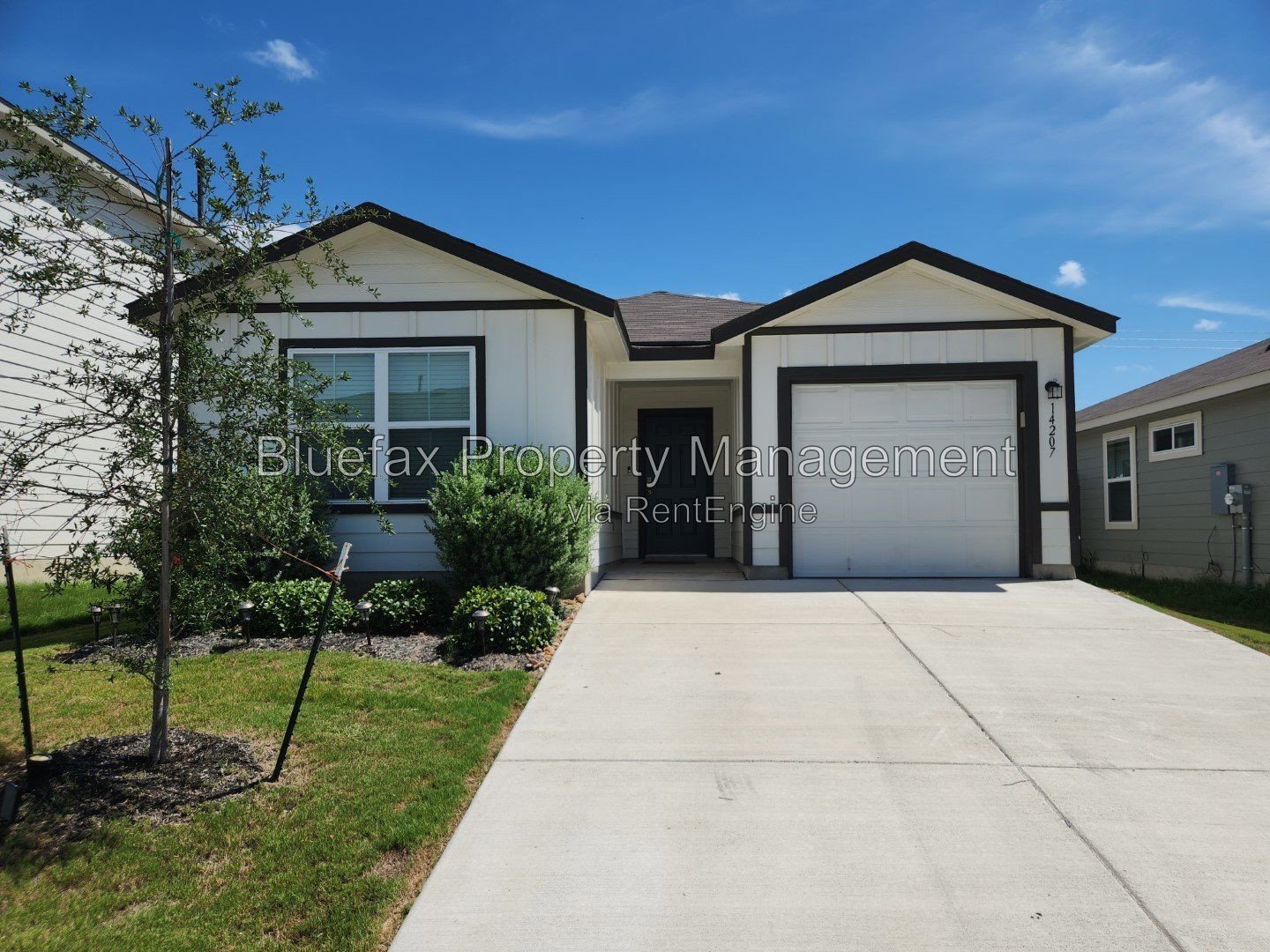 Great 1 Story Home with Awesome Amenity Center that includes a Pond w Pier, Work Out Room, Tennis, Pool w Splash Pad, Tennis, Basketball and Park! property image