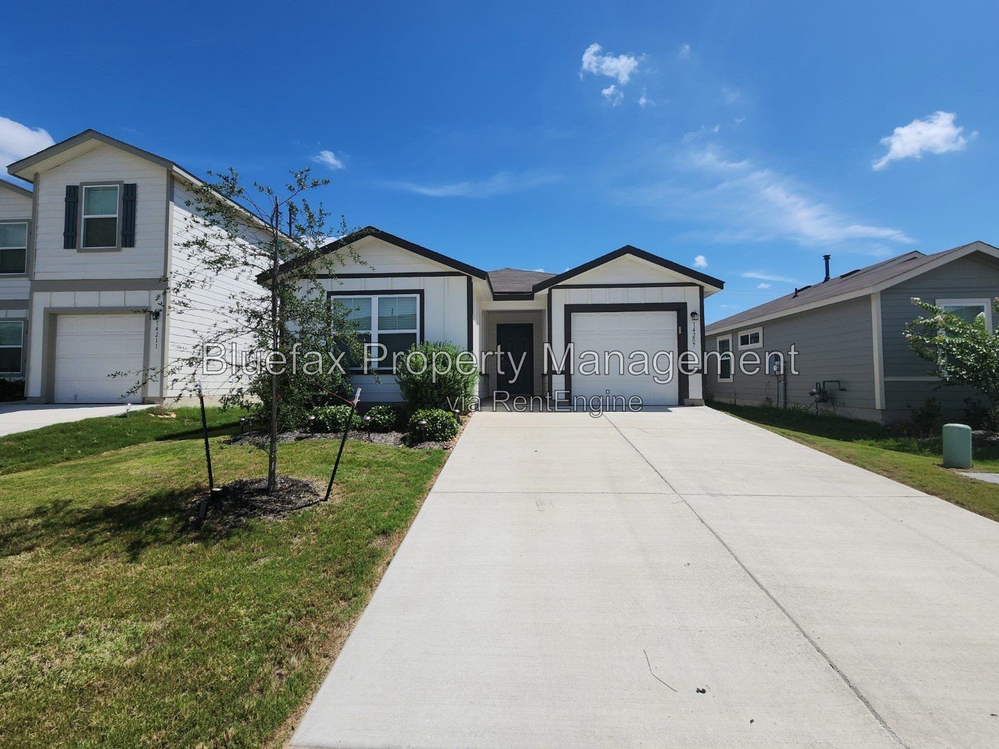 Great 1 Story Home with Awesome Amenity Center that includes a Pond w Pier, Work Out Room, Tennis, Pool w Splash Pad, Tennis, Basketball and Park! property image