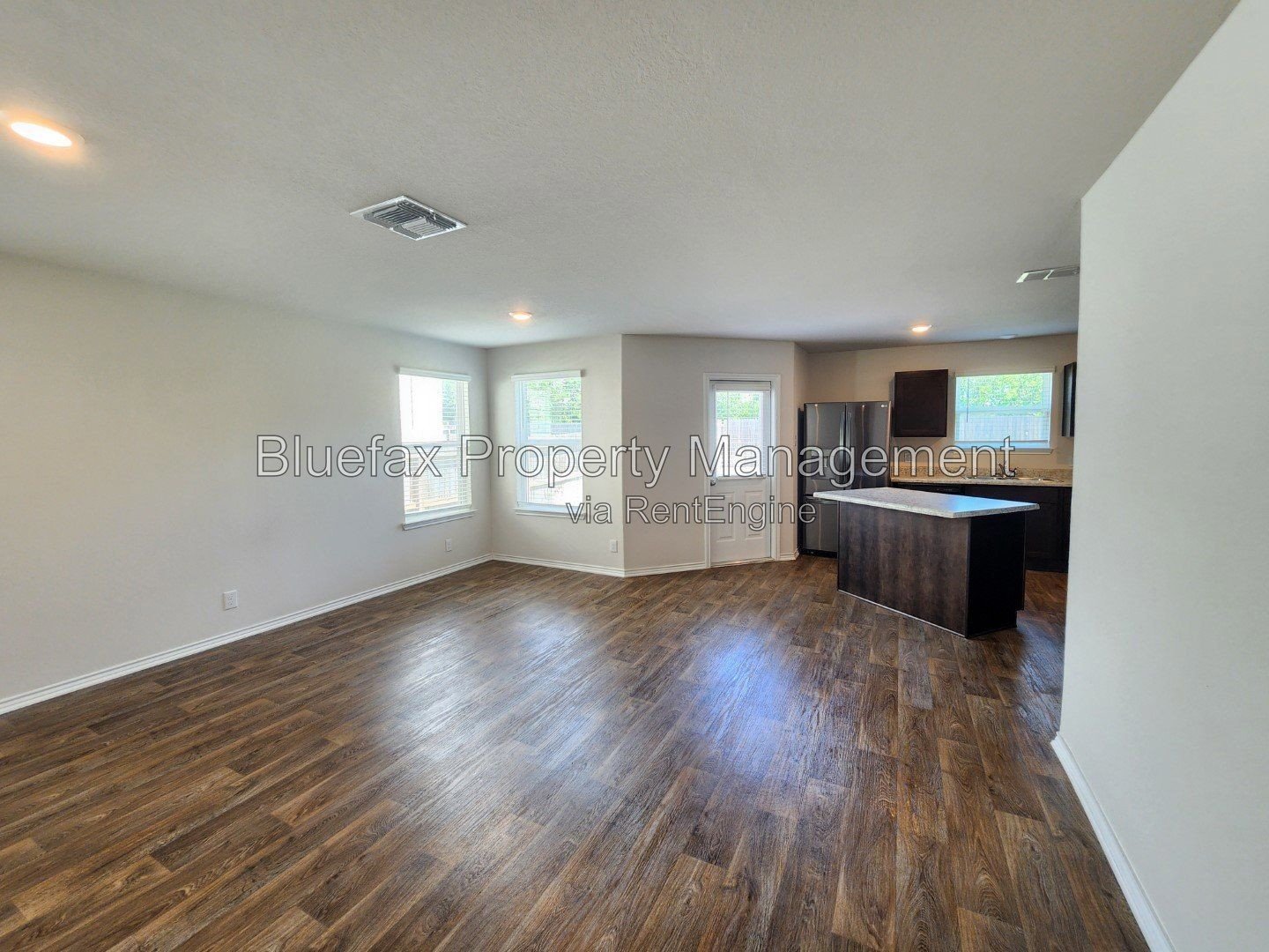 Great 1 Story Home with Awesome Amenity Center that includes a Pond w Pier, Work Out Room, Tennis, Pool w Splash Pad, Tennis, Basketball and Park! property image