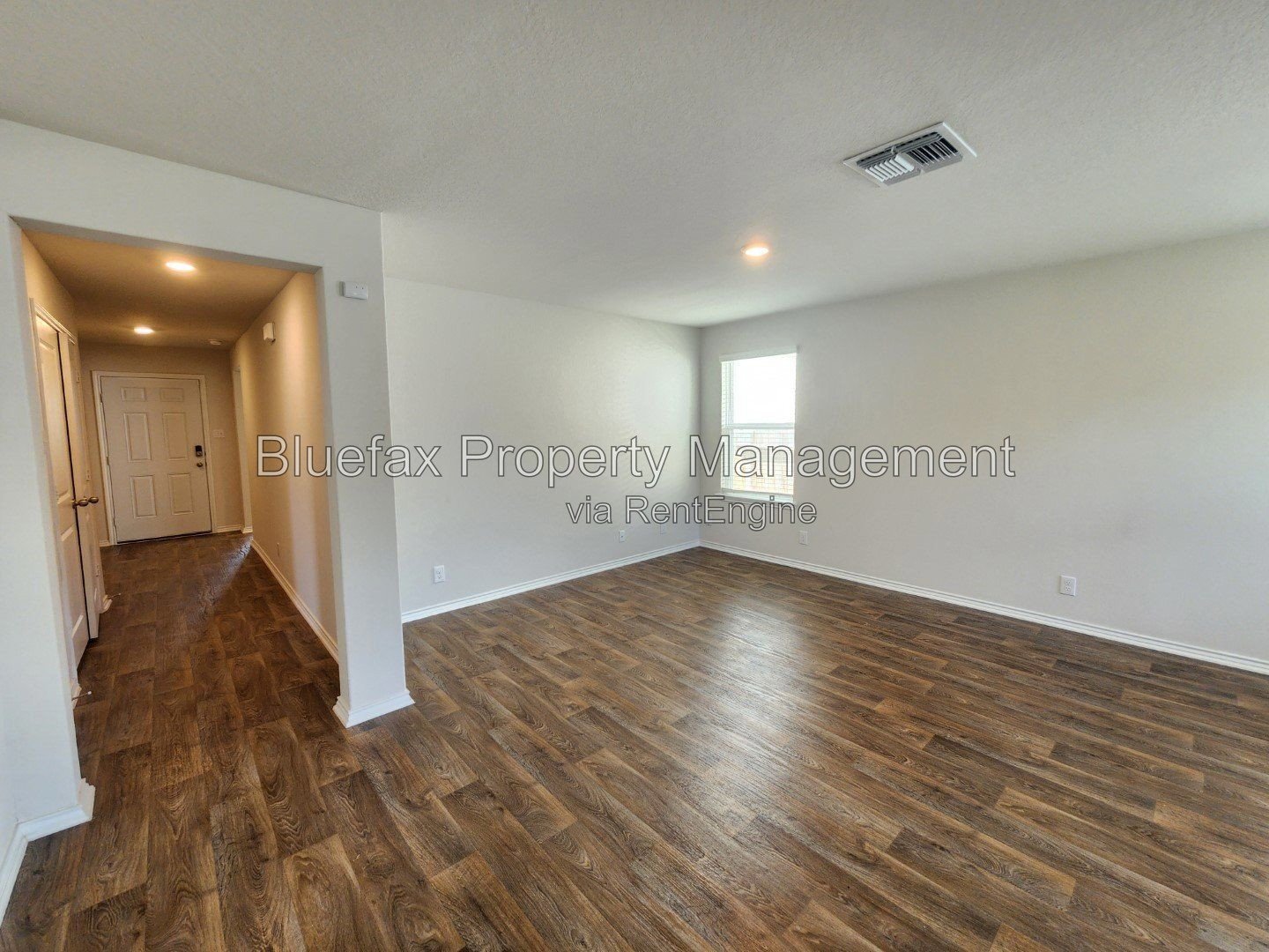 Great 1 Story Home with Awesome Amenity Center that includes a Pond w Pier, Work Out Room, Tennis, Pool w Splash Pad, Tennis, Basketball and Park! property image