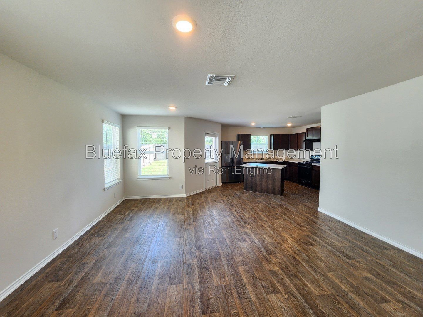 Great 1 Story Home with Awesome Amenity Center that includes a Pond w Pier, Work Out Room, Tennis, Pool w Splash Pad, Tennis, Basketball and Park! property image