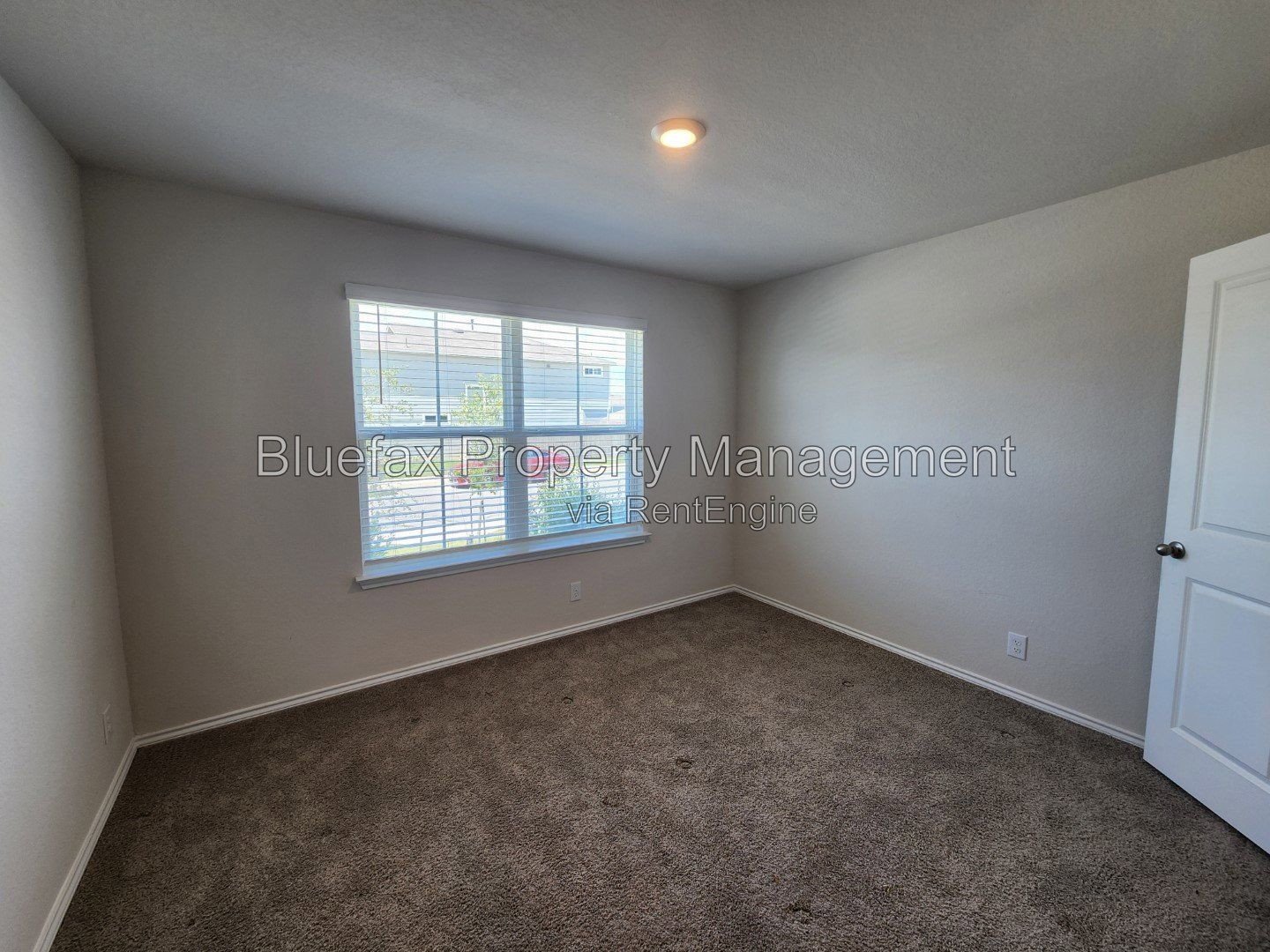 Great 1 Story Home with Awesome Amenity Center that includes a Pond w Pier, Work Out Room, Tennis, Pool w Splash Pad, Tennis, Basketball and Park! property image