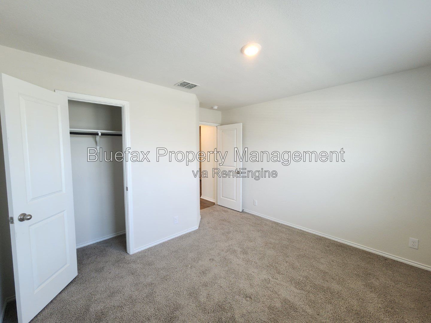Great 1 Story Home with Awesome Amenity Center that includes a Pond w Pier, Work Out Room, Tennis, Pool w Splash Pad, Tennis, Basketball and Park! property image