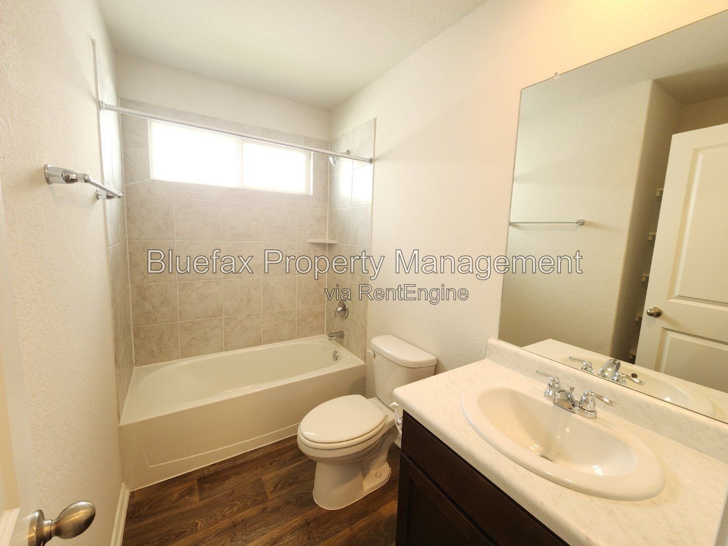 Great 1 Story Home with Awesome Amenity Center that includes a Pond w Pier, Work Out Room, Tennis, Pool w Splash Pad, Tennis, Basketball and Park! property image