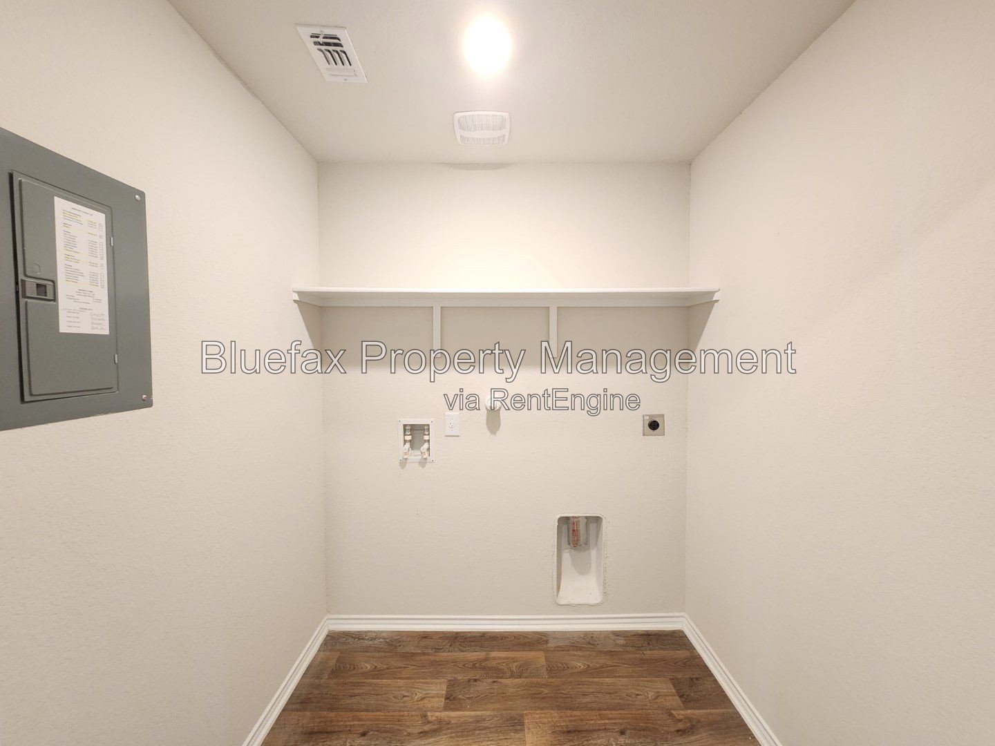 Great 1 Story Home with Awesome Amenity Center that includes a Pond w Pier, Work Out Room, Tennis, Pool w Splash Pad, Tennis, Basketball and Park! property image