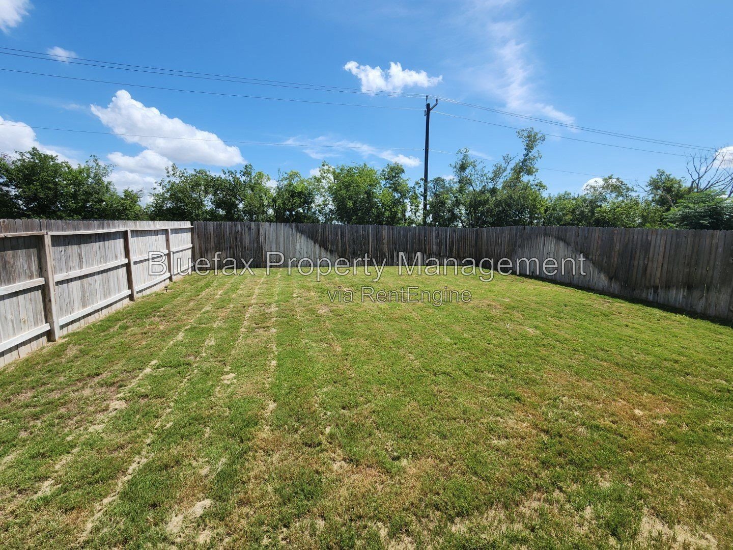 Great 1 Story Home with Awesome Amenity Center that includes a Pond w Pier, Work Out Room, Tennis, Pool w Splash Pad, Tennis, Basketball and Park! property image