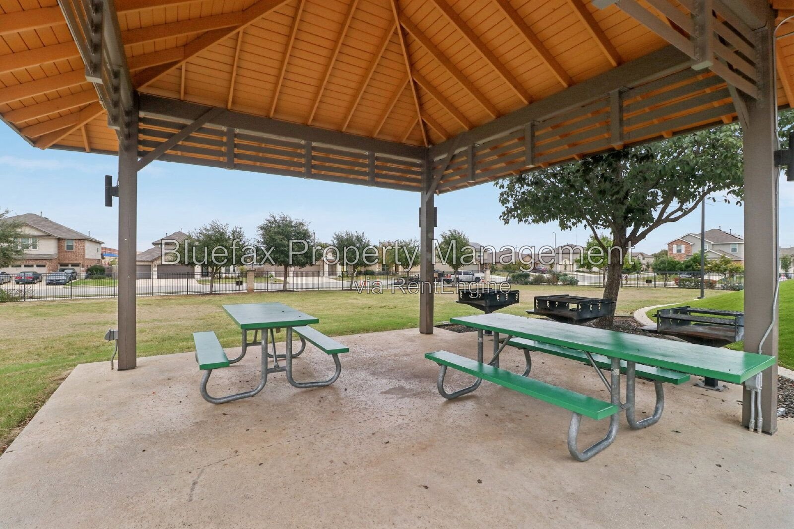 Great 1 Story Home with Awesome Amenity Center that includes a Pond w Pier, Work Out Room, Tennis, Pool w Splash Pad, Tennis, Basketball and Park! property image