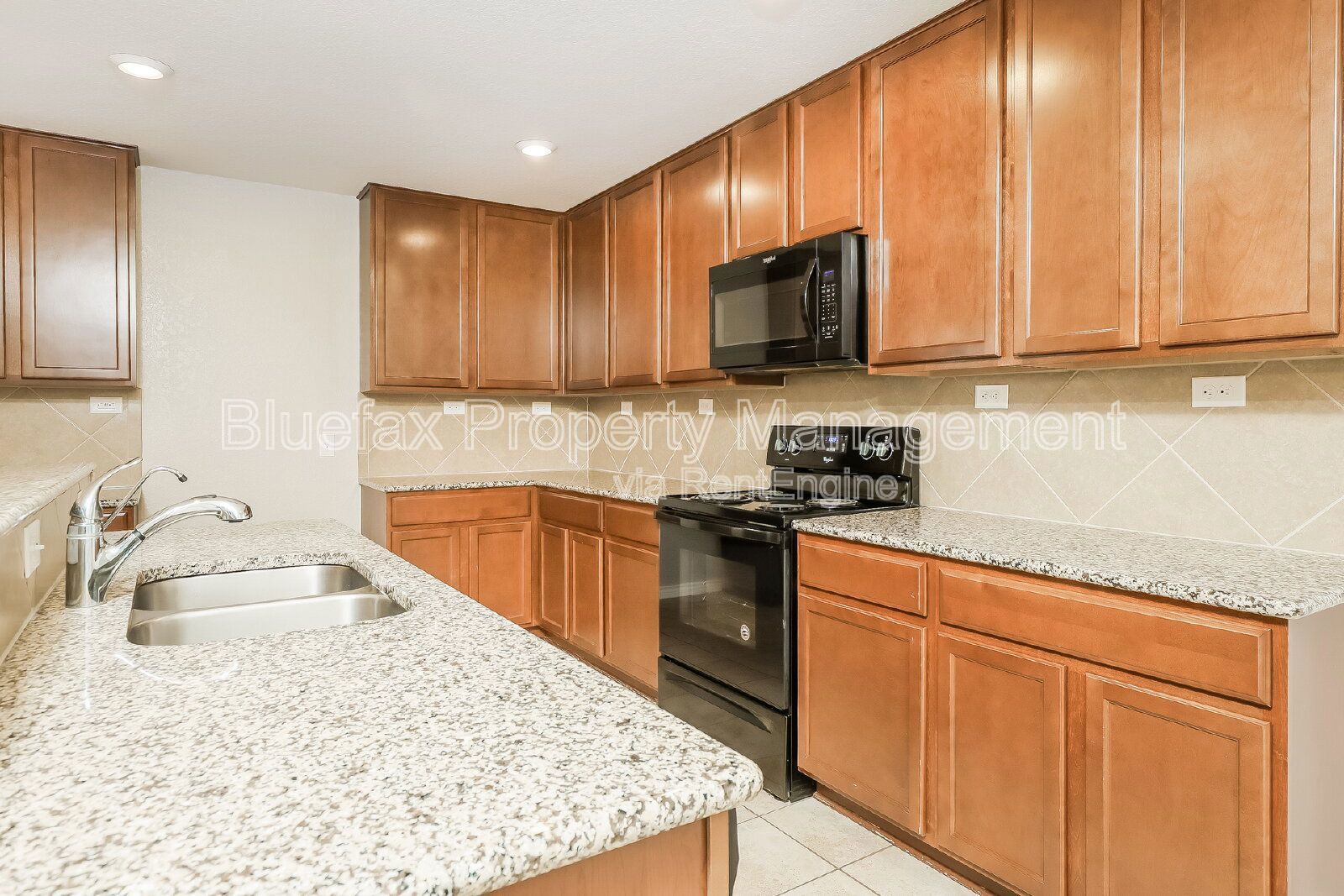 1/2 Off First Months Rent!  READY FOR MOVE IN! Easy Access to Hwy 90 & Hwy 211, Short Commute to Lackland. property image