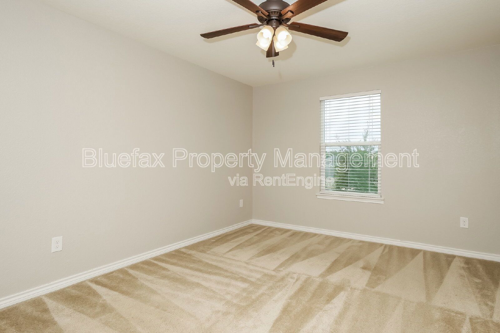 1/2 Off First Months Rent!  READY FOR MOVE IN! Easy Access to Hwy 90 & Hwy 211, Short Commute to Lackland. property image