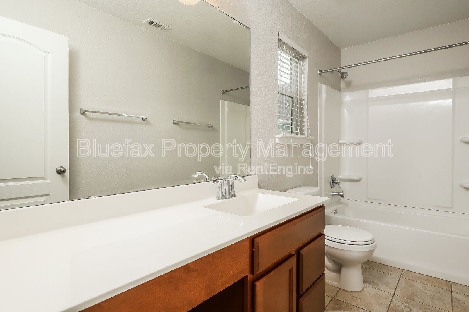 1/2 Off First Months Rent!  READY FOR MOVE IN! Easy Access to Hwy 90 & Hwy 211, Short Commute to Lackland. property image
