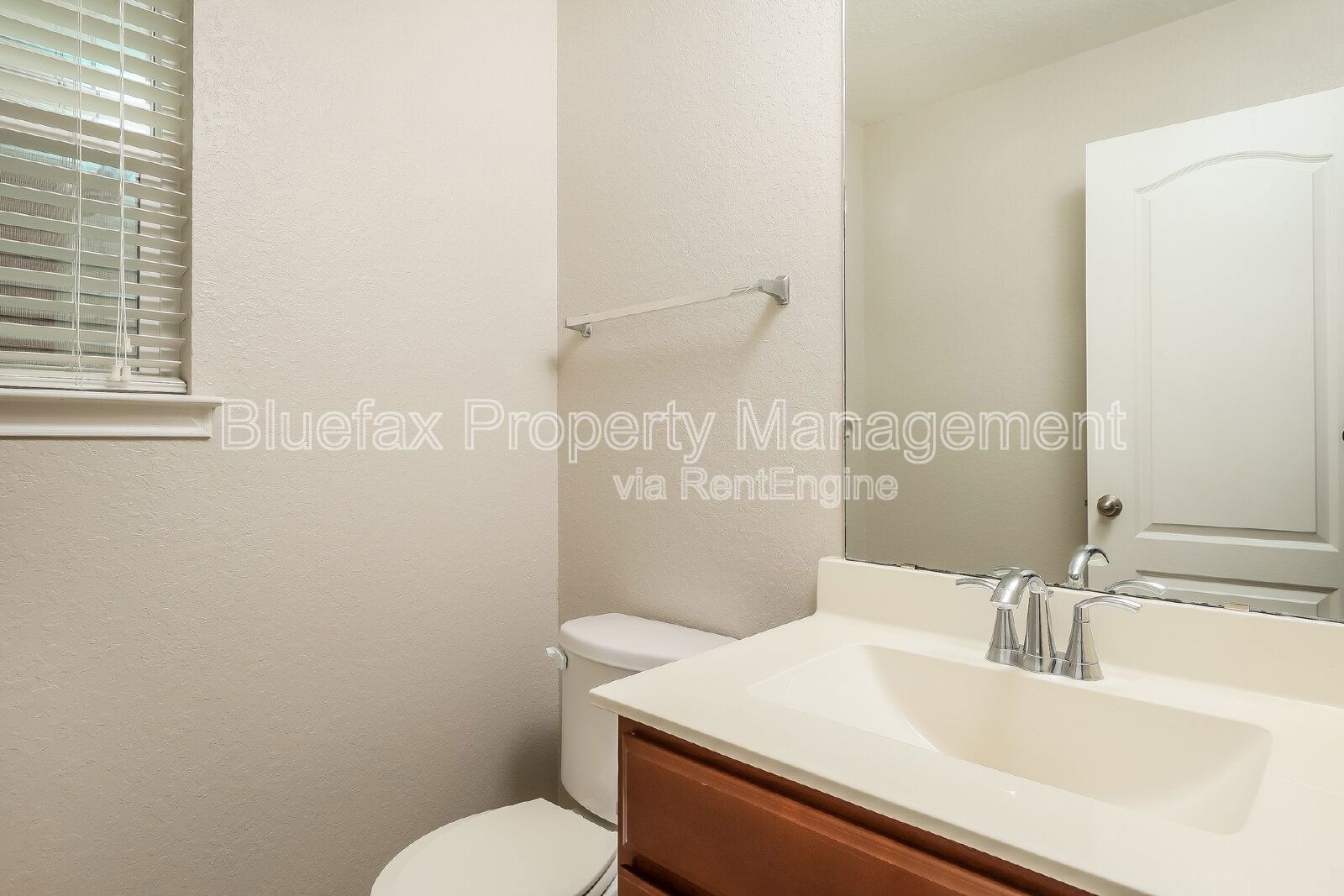 1/2 Off First Months Rent!  READY FOR MOVE IN! Easy Access to Hwy 90 & Hwy 211, Short Commute to Lackland. property image