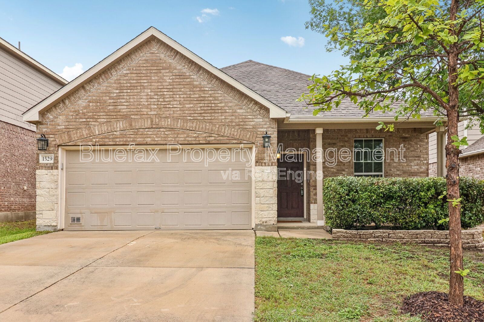 Beautiful 1 Story Home with an Office and a Gorgeous Back Yard property image