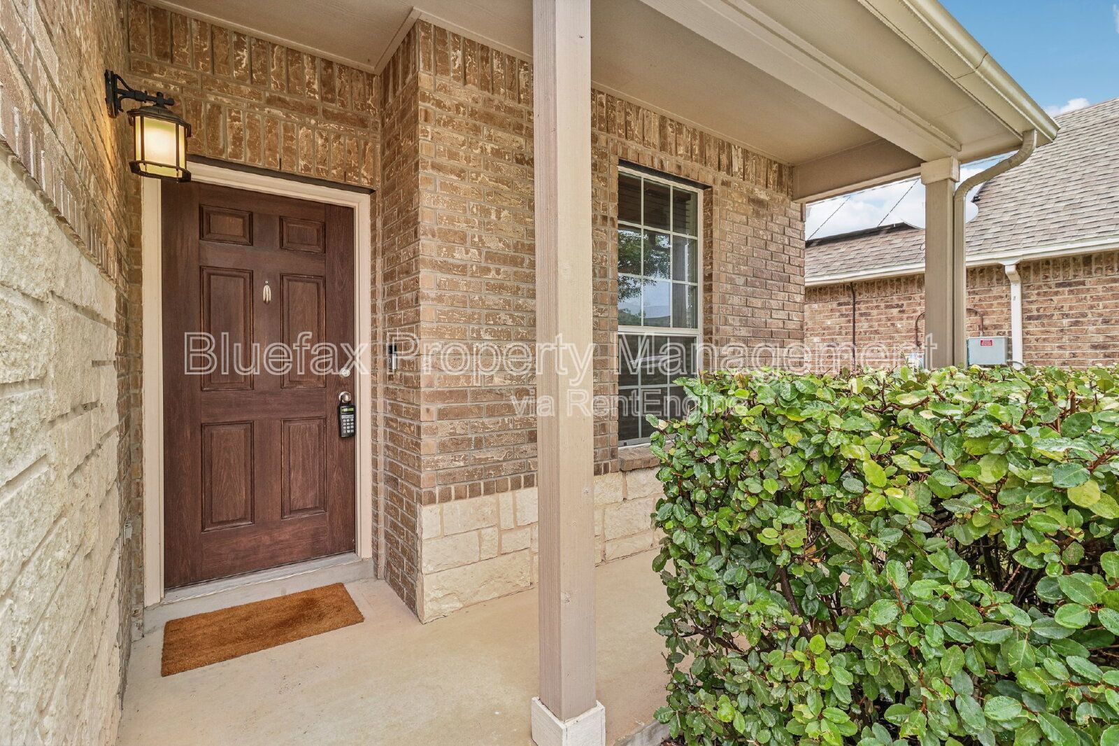 Beautiful 1 Story Home with an Office and a Gorgeous Back Yard property image